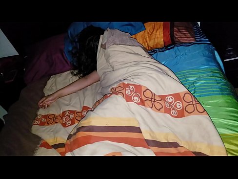 ❤️ Stepson berating a sua jovem madrasta enquanto ela dorme. Porno de qualidade em pt.123sex.ru ❌️❤